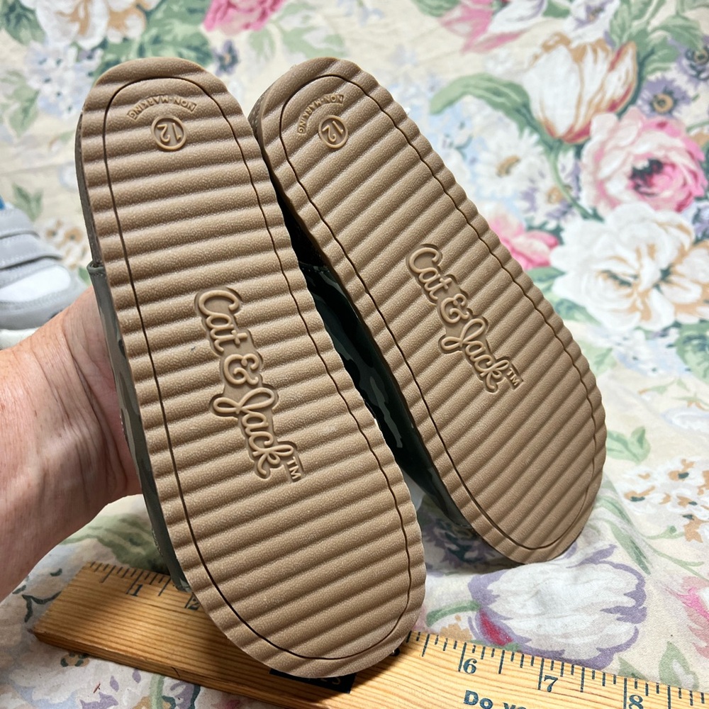 Sandles - Picture 3 of 7